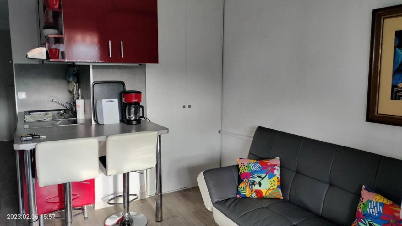 סנט-אגף Entre St-Raphael Et St-Tropez. Studio Pieds Dans L'Eau, A Partir De 600 Euros/Semaine. מראה חיצוני תמונה